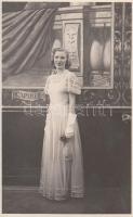 1938 Bp., Ifjú hölgy a cukrász bálon, fotólap Kredatus Károly műterméből, pecséttel jelzett, feliratozva, 8,5x13,5 cm