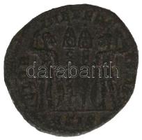 Római Birodalom / Siscia / II. Constantius 334-335. AE3 Cu (2,02g) T:2,2-
Roman Empire / Siscia / C...
