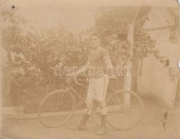 1929 N.Szentmiklós, A kerékpárverseny győztese, hátoldalon feliratozva, 9x11 cm