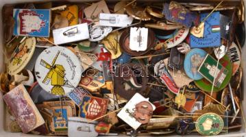 ~340db-os magyar és külföldi jelvény tétel főleg a szocialista időszakból, jobb darabokkal T:vegyes ~340pcs of badges mainly from socialism, with better pieces C:mixed