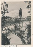cca 1920-1930 Síugrás St. Moritzban, feliratozott fotó, 17,5x12,5 cm / cca 1920-1930 St. Moritz, Switzerland, 17,5x12,5 cm