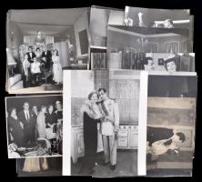 Muráti Lili (1912-2003) színművésznő spanyolországi karrierjének fotós naplója. 53 db közepes és nagyméretű fotó és fotóreprodukció nagyrészt színházi jelenetekkel, néhol férjével,  Vaszary Jánossal az 1940-1950-es évekből. / Photo diary of Lili Murati Hungarian/Spanish actress. 53 moments on photo from her career in Spain, mostly scenes from the stage in meduium and large size.