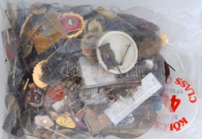 ~300db-os vegyes magyar és külföldi jelvény tétel főleg a szocialista időszakból, jobb darabokkal T:vegyes ~300pcs of badges mainly from socialism, with better pieces C:mixed