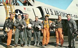 5 db MODERN motívum képeslap, űrhajózás / 5 modern motive postcards, space program