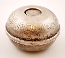 XIX. sz. vége: Izraelita úti gyertyatartó, rajta a 12 zsidó törzs jelével / Jewish travel candle holder with signs of the 12 Jewish tribes. Metal. 8x5 cm
