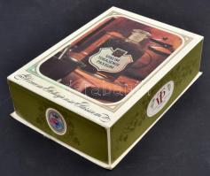 cca 1980 Díszdobozos 5 puttonyos Tokaji Aszú bontatlan állapotban. Hozzá való üveg dugóval. A sértet...