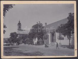 cca 1900 Etyeki utcarészletek(községháza az iskolával, gyógyszertár, katolikus templom, kilátás a Kálváriára), 4 db fotó, hátoldalon feliratozva, 12x17 cm