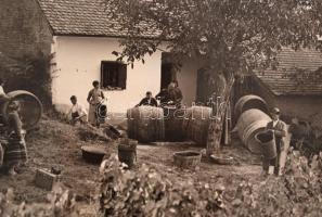 Balogh Rudolf (1879-1944): Tokaji szüret, hátoldalon feliratozva, 23x29 cm