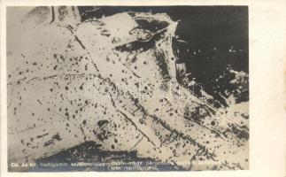 Gorlice, Osztrák-Magyar pergőtűz a gorlicei áttörésnél, légifelvétel / WWI Austro-Hungarian drum fire at the penetration of Gorlice, aerial view, 'Császári és királyi hadügymin. sajtóosztály' (Hadifénykép Kiállítás)