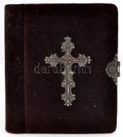 1838 Kézzel írt imakönyv, az utolsó lapon néhány családtörténeti feljegyzéssel, fém rátétes bársonykötésben, a kapocs hiányzik, több lap foltos, egyébként jó állapotban