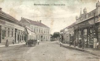 Berettyóújfalu, Baross utca, Zádor Márton nagyáruháza, Fodor Sándor üzlete (fl)