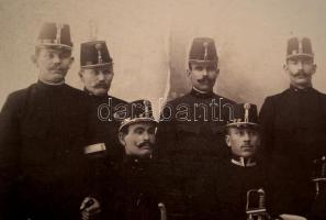 cca 1900 Borsy Béla soroksári műtermében készült egyenruhás csoportkép, 16,5x22,5 cm, karton 29x35 c...