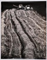 cca 1970 Gebhardt György (1910-1993): Aratás, feliratozott vintage fotóművészeti alkotás, 37,5x30 cm