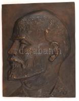 Czirják jelzéssel: Lenin, bronz plakett, 37×28,5 cm