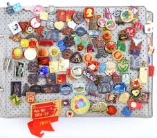 Nagy albumnyi szocialista jelvény tétel, benne "Olimpia", "Vöröskereszt" darabok, jobb zománcozott tételekkel T:vegyes Megtekintésre ajánlott! Mixed badges in collectors album from the socialism, with enamelled pieces, between them "Olympiad" and "Red Cross" topic C:mixed It is well worth seeing!