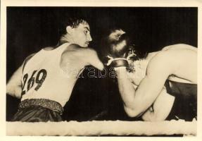 Papp László olimpiai bajnok a helsinki olimpián; Képzőművészeti Alap Kiadóvállalat / boxing at the Helsinki Olympic Games