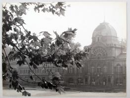 cca 1975 Giltán Tivadar: Ködben a Duna, és Még kihalt a jégpálya, 2 db pecséttel jelzett vintage fot...