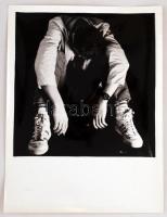 cca 1988 Bárkány Eszter: Kábulat, feliratozott vintage fotóművészeti alkotás, felületén törésnyommal, 27x27 cm-es kép 40x30 cm-es fotópapíron