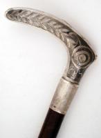 Ezüst (Ag.) fogantyús lovaglópálca, jelzett, h: 82 cm