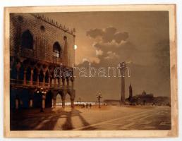 cca 1900 Velence telihold idején, színezett fénykép, 26x34 cm, karton 29x38 cm / cca 1900 Venice, Italy, Full moon, vintage colored photo, 26x34 cm