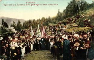 Bosnien, Pilgerfahrt der Moslim's zum geheiligten Felsen Ajvazovica / Moslim pilgrimage to Ajvazovica rock, folklore (EK)