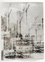 cca 1976 Darkó István: Épülő metropolisz, pecséttel jelzett vintage fotóművészeti alkotás, portugál kiállítási emlékjeggyel ellátva, sarkán törésvonal, 40x30 cm