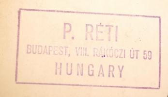 cca 1958 Réti Pál (1918-1989): Kiállításon, pecséttel jelzett vintage fotóművészeti alkotás, 26x39 c...
