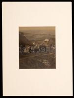 cca 1930 Kerny István (1879-1963): Budaörsi pincék, aláírt, pecséttel jelzett vintage fotóművészeti alkotás, festészetutánzó nemes eljárással készült, 18,5x17 cm, paszpartu 40x30 cm
