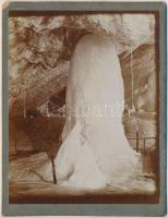 cca 1900 Dobsina, jégbarlang, keményhátú fotó, 10x13 cm /  cca 1900 Dobšiná, Slovakia, Ice Cave, vintage photo, 10x13 cm