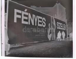 1969 Budapest, FŐMO (Fővárosi Mozi Vállalat) reklámoszlopairól készült felvételek, 44 db 6x6 cm-es negatív