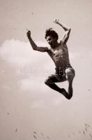 cca 1930 Foto Forrai: Szentpál Olga mozgásművészeti tánccsoportjáról készített, hátoldalán ceruzával...