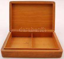 Fa kártyatartó doboz, szép faragással, repedéssel, 17x11x4 cm