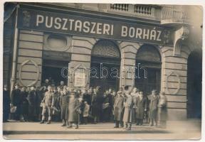 1944 Bp. VII., Jósika u. 28., Pusztaszeri Borház (Pusztaszeri Patz Antal vendéglős), hátulján feliratozva, 11,5×16,5 cm