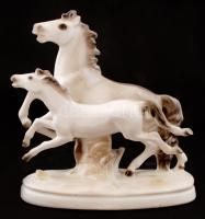 Schaubach Kunst lovak, kézzel festett, jelzett, hibátlan / Schaubach Kunst porcelain horses, flawless m:15 cm, h:15 cm