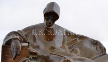 Jelzés nélkül: Anonymus. Bronz, fa talapzaton, m:11 cm, h:13 cm