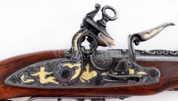 Replika 17. századi keréklakatos pisztoly, h: 47 cm