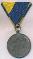 1941. "Délvidéki Emlékérem" cink emlékérem mellszalaggal. Szign.: BERÁN L. T:3
Hungary 19...