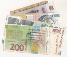 30db-os vegyes külföldi bankjegy tétel, közte Jugoszlávia, NDK, Szlovénia, Szovjetunió T:vegyes
30p...