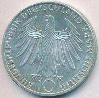 NSZK 1972D 10M Ag "Olimpia-München / Atléták" T:2 FRG 1972D 10 Mark Ag "Olympic Games München / Athletes" C:XF