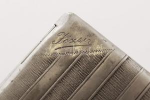 2 db alpakka cigarettatárca, egyiken gravírozott " Józsi" felirattal 9×8 cm, 10×7 cm