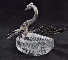 Ezüst (Ag.) hattyús fűszertartó, csiszolt ólomkristály testtel, jelzett (Albo 800), apró csorba az ü...