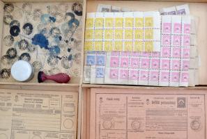 cca 1930 Gyermek posta, gyerekjáték, különféle játék okmánytípusokkal, stb., Kraus Játékáruház, Bp.,...