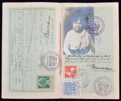 1920 Törpe artista részére kiállított Magyar Népköztársaság fényképes útlevél, számos érdekes bejegyzéssel / 1920 Passport issued for dwarf artist