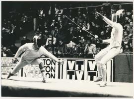 cca 1970 Vívók versenye, Balásy Pál jelzés nélküli vintage fotói hagyatékából, 6 db sportfotó, 18x24 cm