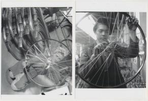 cca 1947 Képriport a Csepel Művek kerékpár gyárából, 7 db eredeti negatívról készült mai modern nagy...