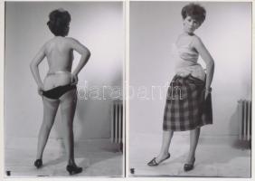 cca 1960 Gyors vetkőzőszám a főnök irodájában, 6 db finoman erotikus fénykép, 13x9 cm /
cca 1960 6 ...