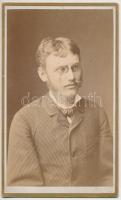 cca 1890 Zlinszky Károly vizitkártya méretű portréja Baker fényképész selmeci műterméből, feliratozott fénykép, 10,5x6,5 cm