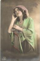 6 db RÉGI motívum képeslap, hölgyek, 2 lithoval / 6 old motive postcards, ladies, with 2 lithos