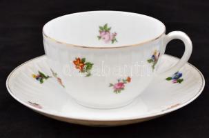 Hüttl Tivadar hiányos teás készlet, kézzel festett, jelzett (Epiag), egyik csészealjon hajszálrepedé...