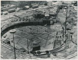 1967-1968 Budapest, Baross téri átalakulások, városképi dokumentáció, 7 db helyszíni fotó, 24x18 cm (3 db), 18x13 cm (1 db), 9x14 cm (3 db)